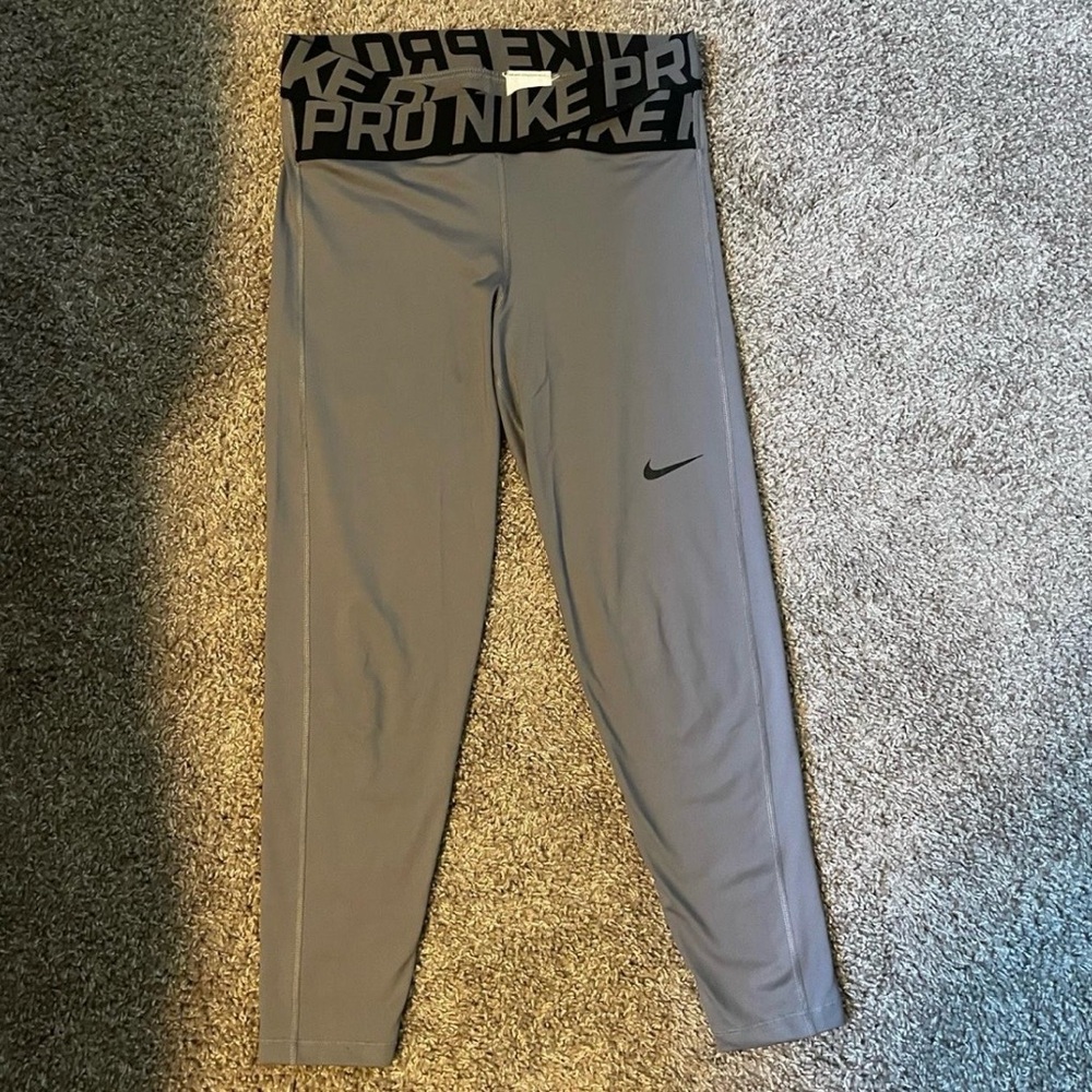 Nike Pro Leggings in Gray with Black Waistband